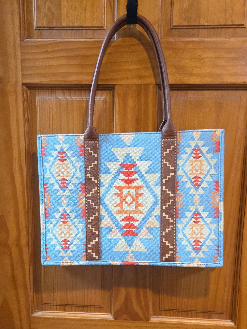Wrangler Aztec Pattern Tote Bag in Light Blue and Brown - Picture 3 of 6